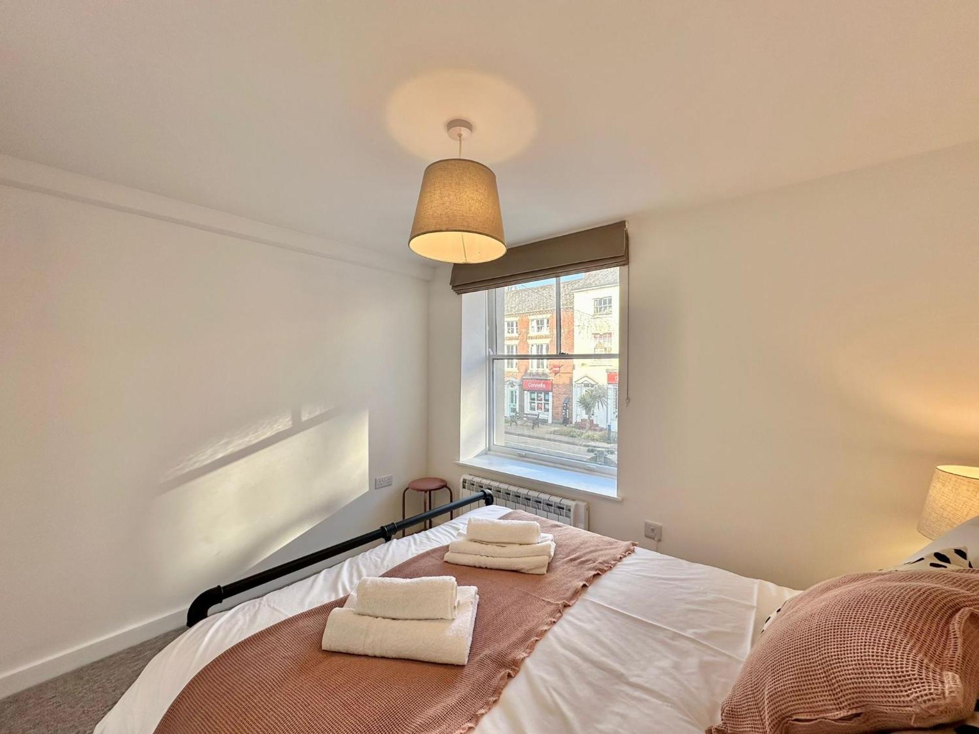 Modern In Prime Location Apartment *