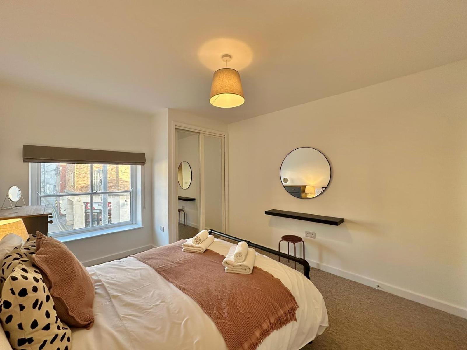 Modern In Prime Location * Hereford