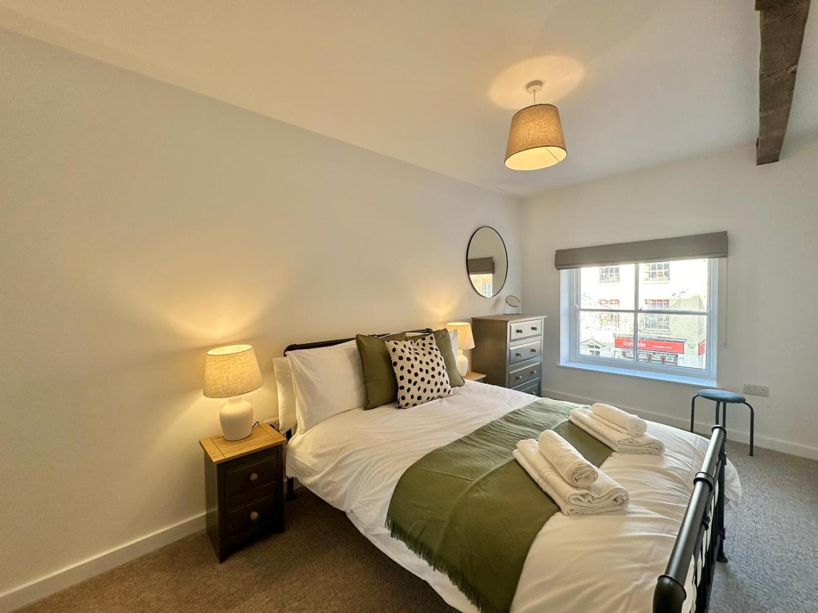 Apartment Modern In Prime Location *