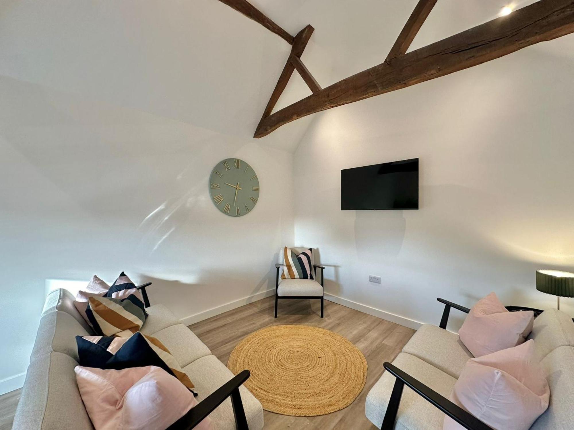 Modern In Prime Location * Hereford