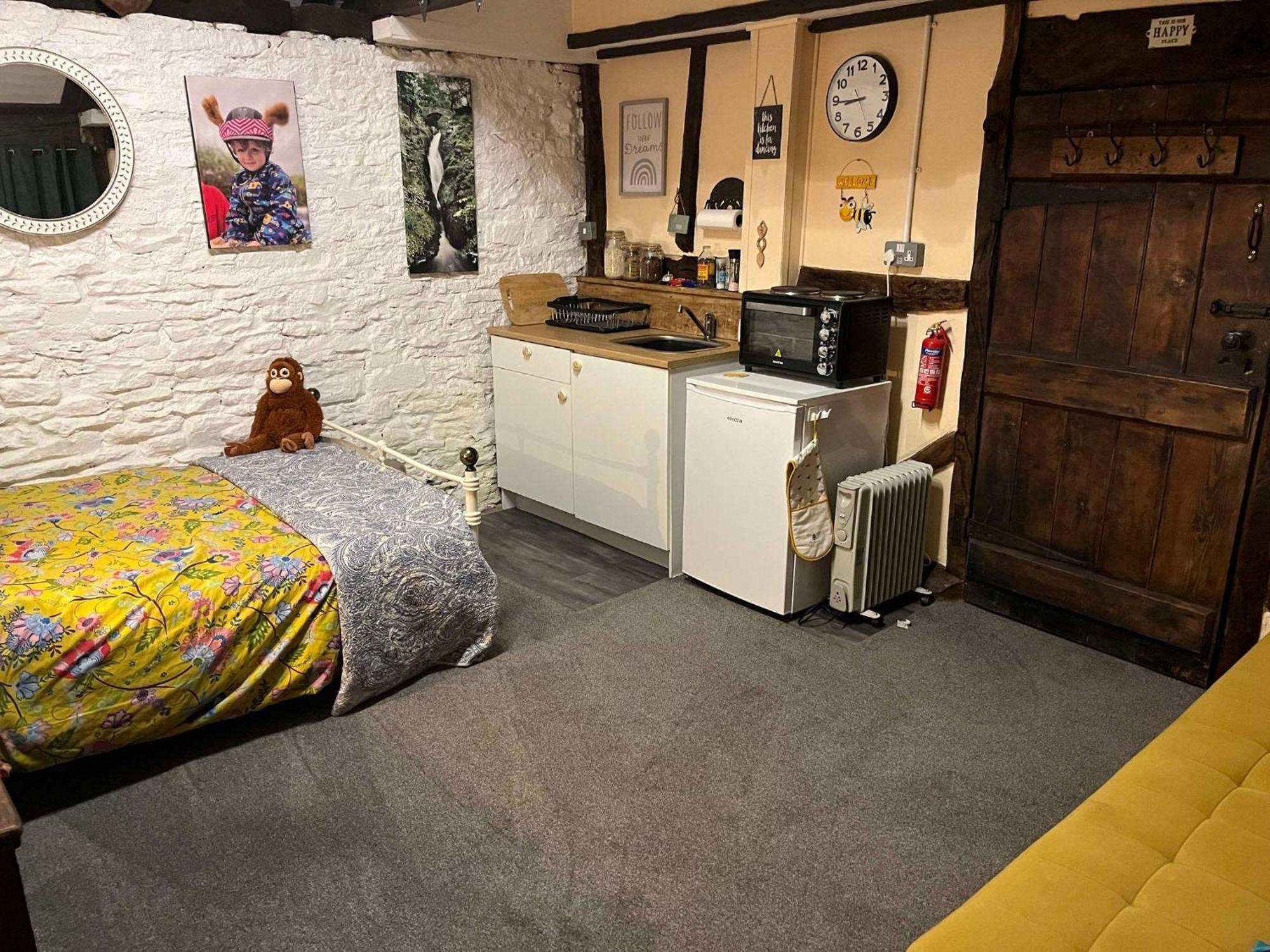 The Stables- Cosy, Quirky Apartment