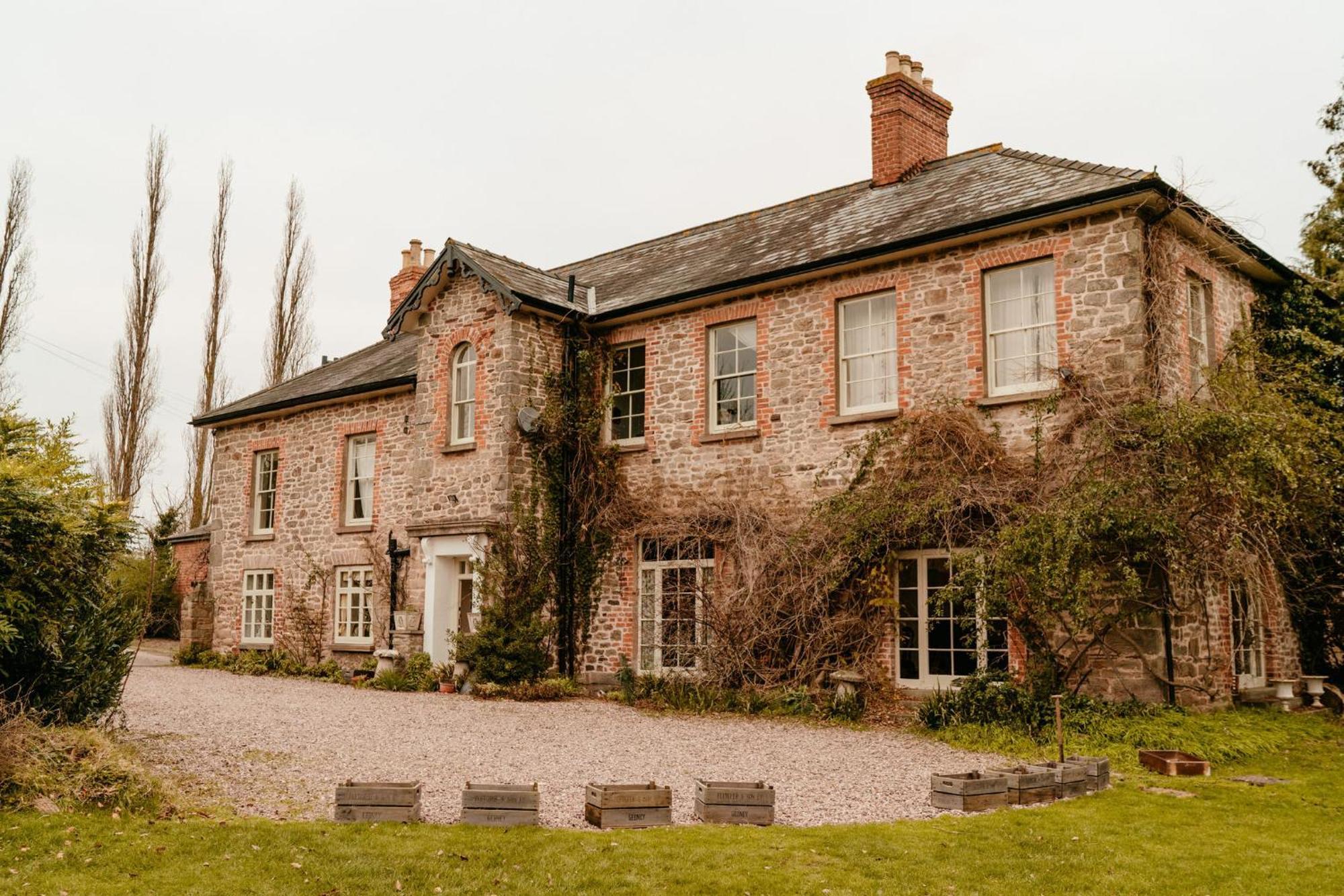 Lyde Court Guest house *