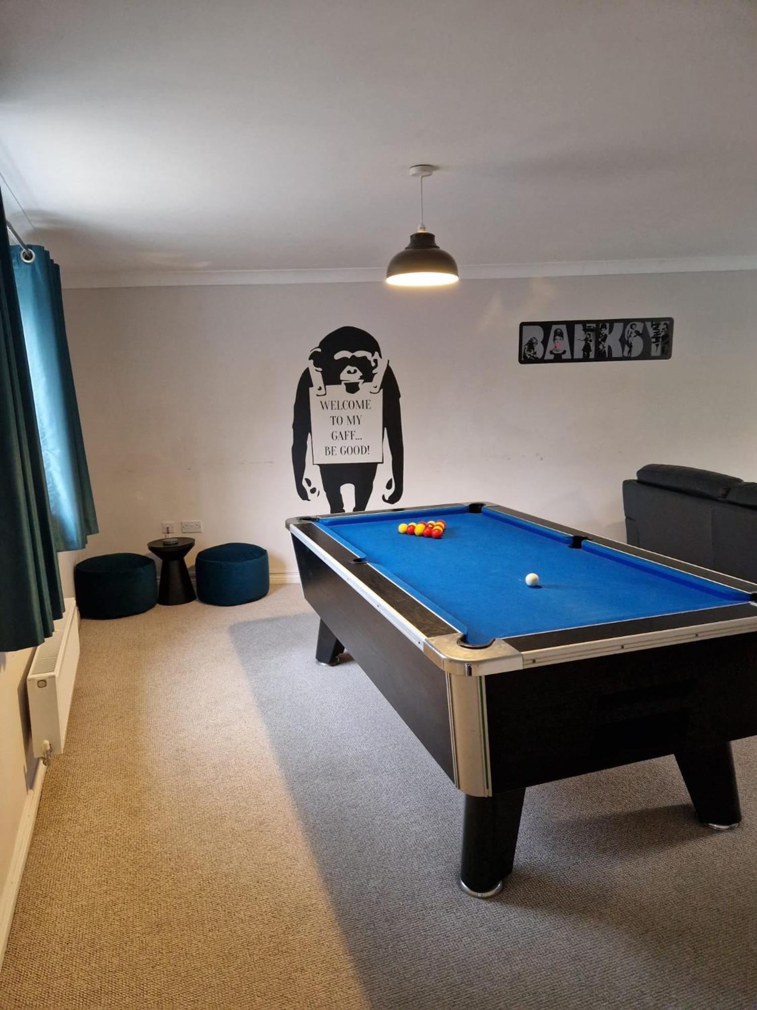 Hereford - Finch House - Modern 4 Bedroom House Located In South Hereford, Dog Friendly With Nearby Countryside, Pool Table, Sleeps Up To 10 Guests - Hosted By Rentmyhouse Holiday home *