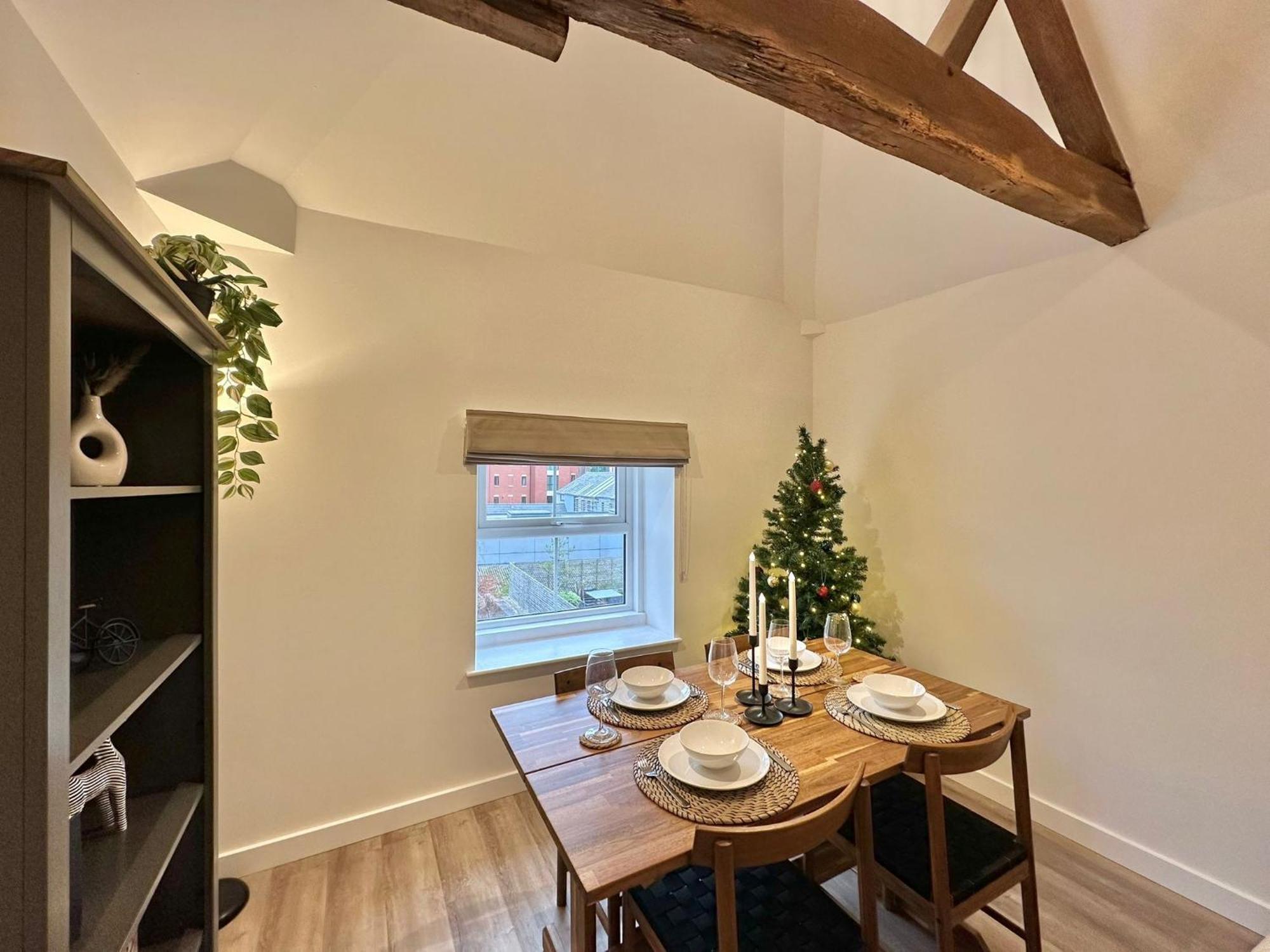 Modern In Prime Location * Hereford