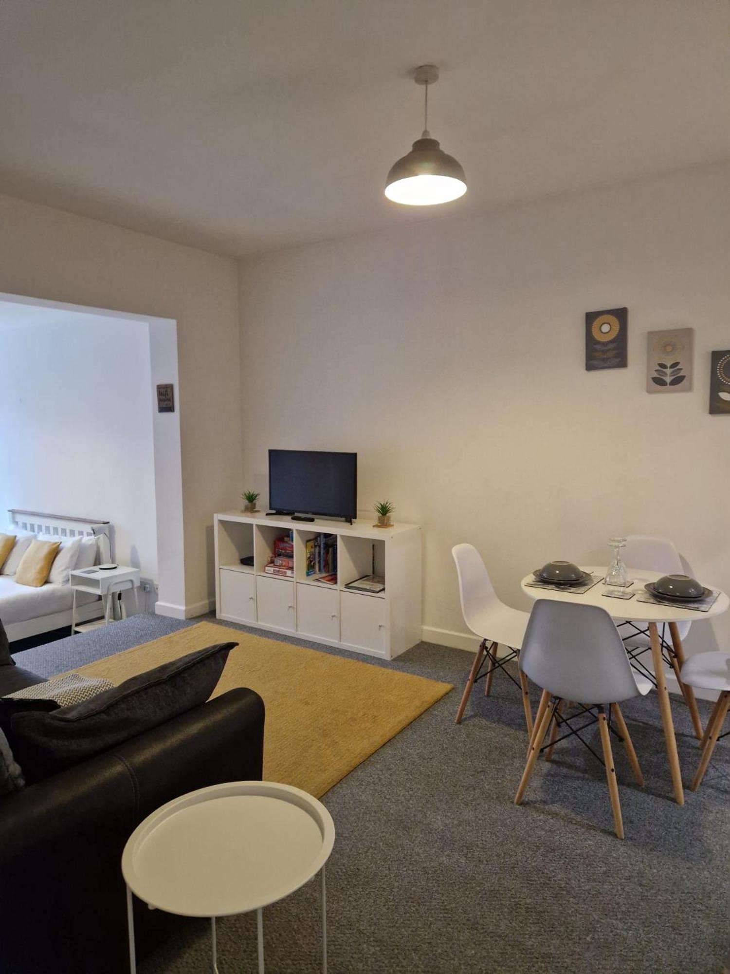 Hereford City - Victory Apartment - Modern Studio In Vibrant Popular Area Of Hereford - Hosted By Rentmyhouse