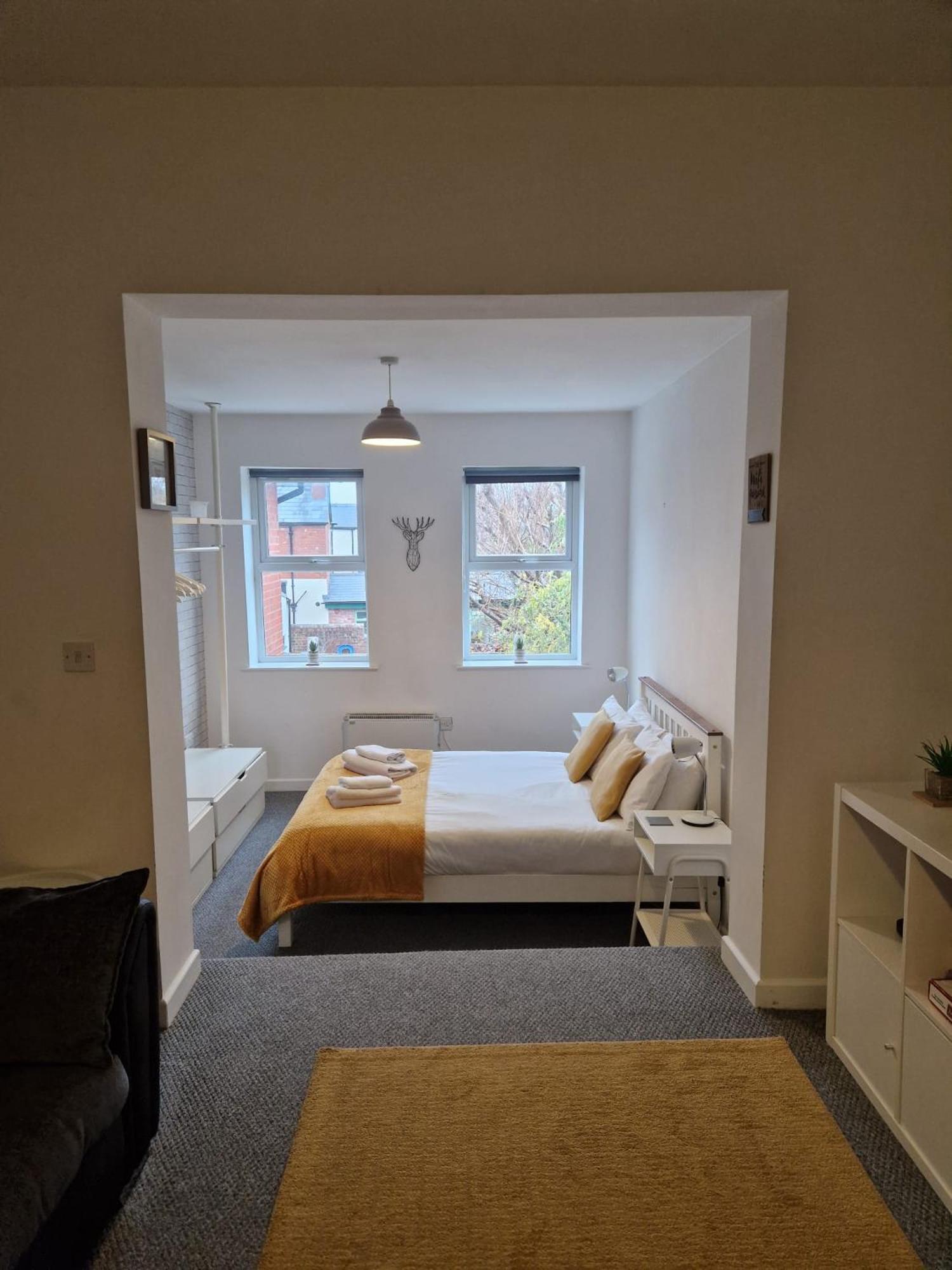 Hereford City - Victory Apartment - Modern Studio In Vibrant Popular Area Of Hereford - Hosted By Rentmyhouse