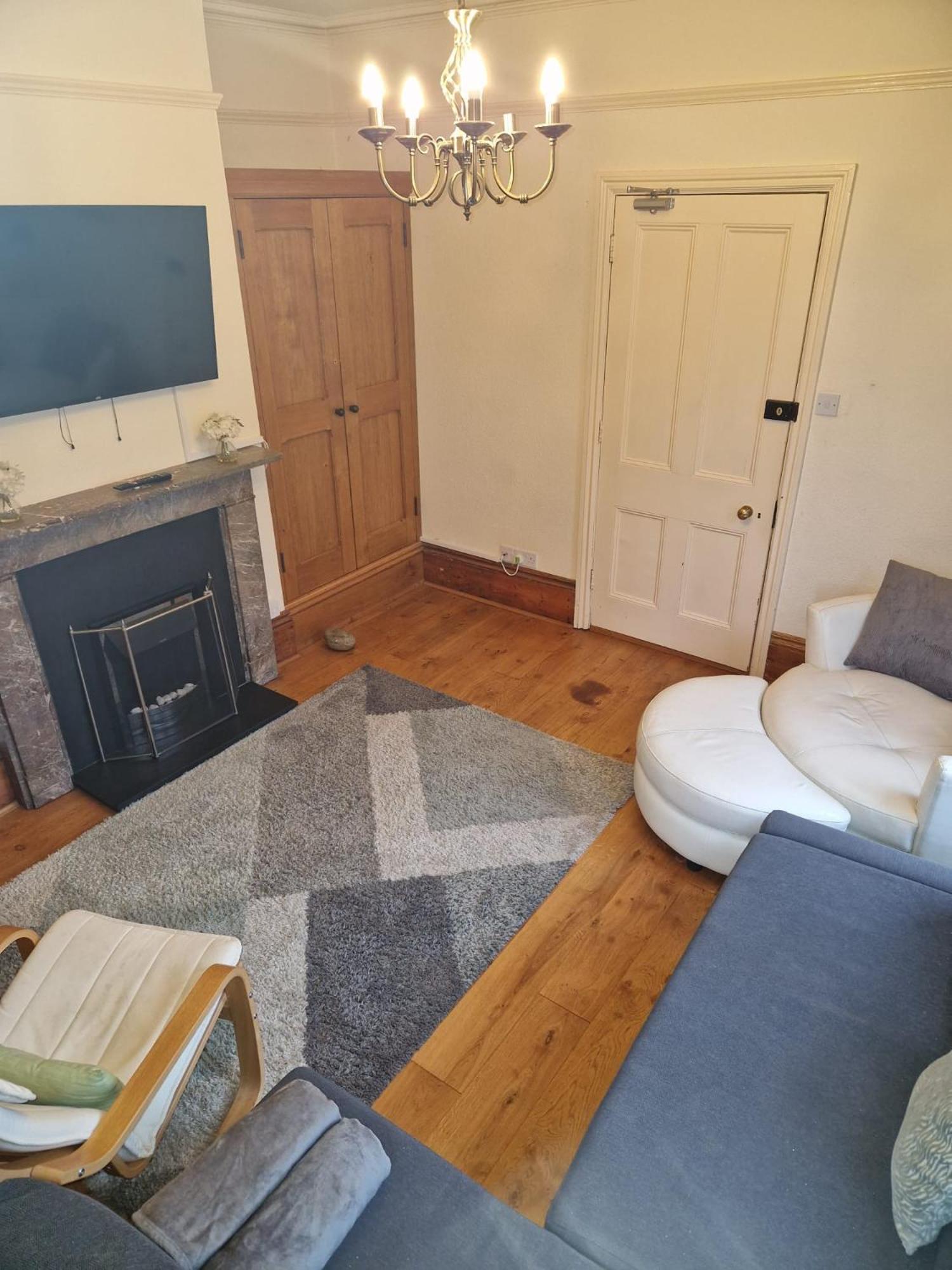 Apartment Falcon House By Rentmyhouse Hereford