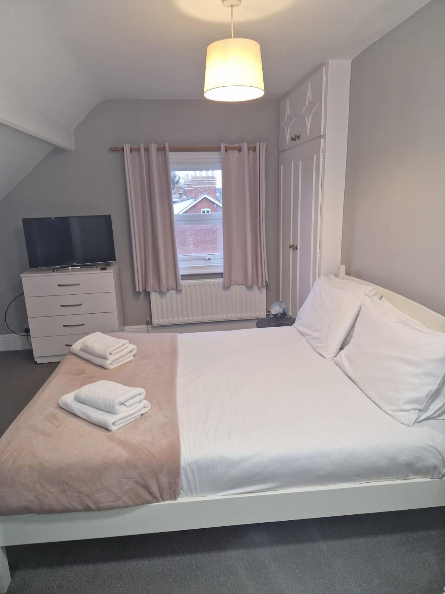 Falcon House By Rentmyhouse Apartment Hereford