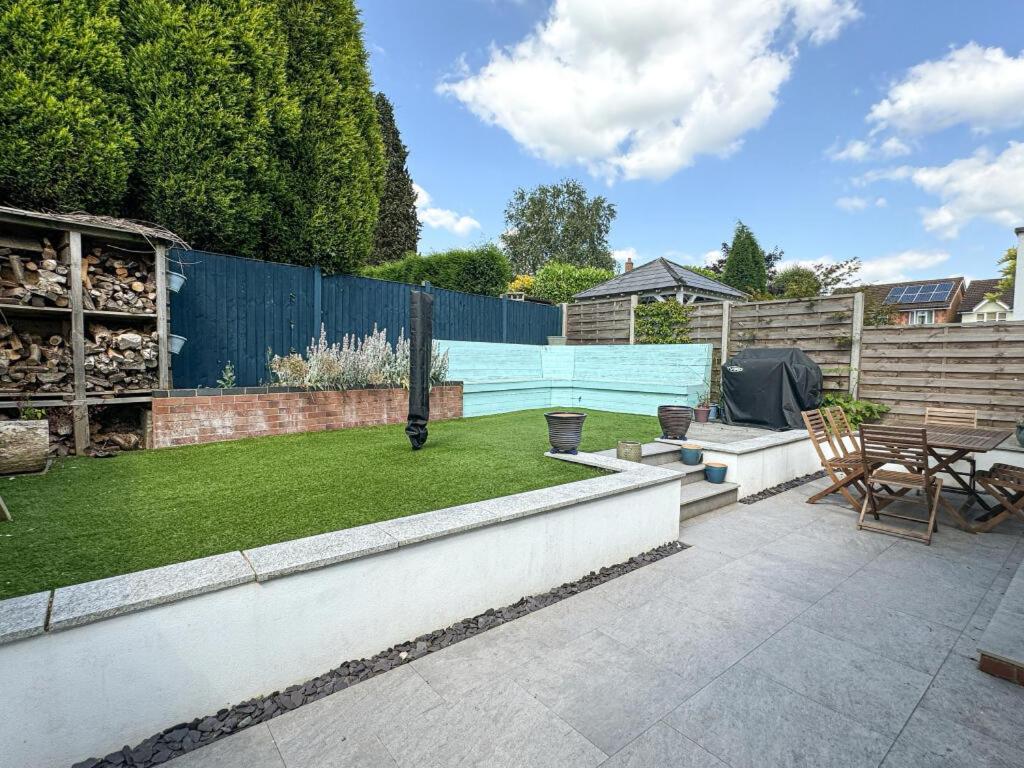 Holiday home Contemporary, Open Plan, 3 Bedroom House In - Sleeps 5-6 *
