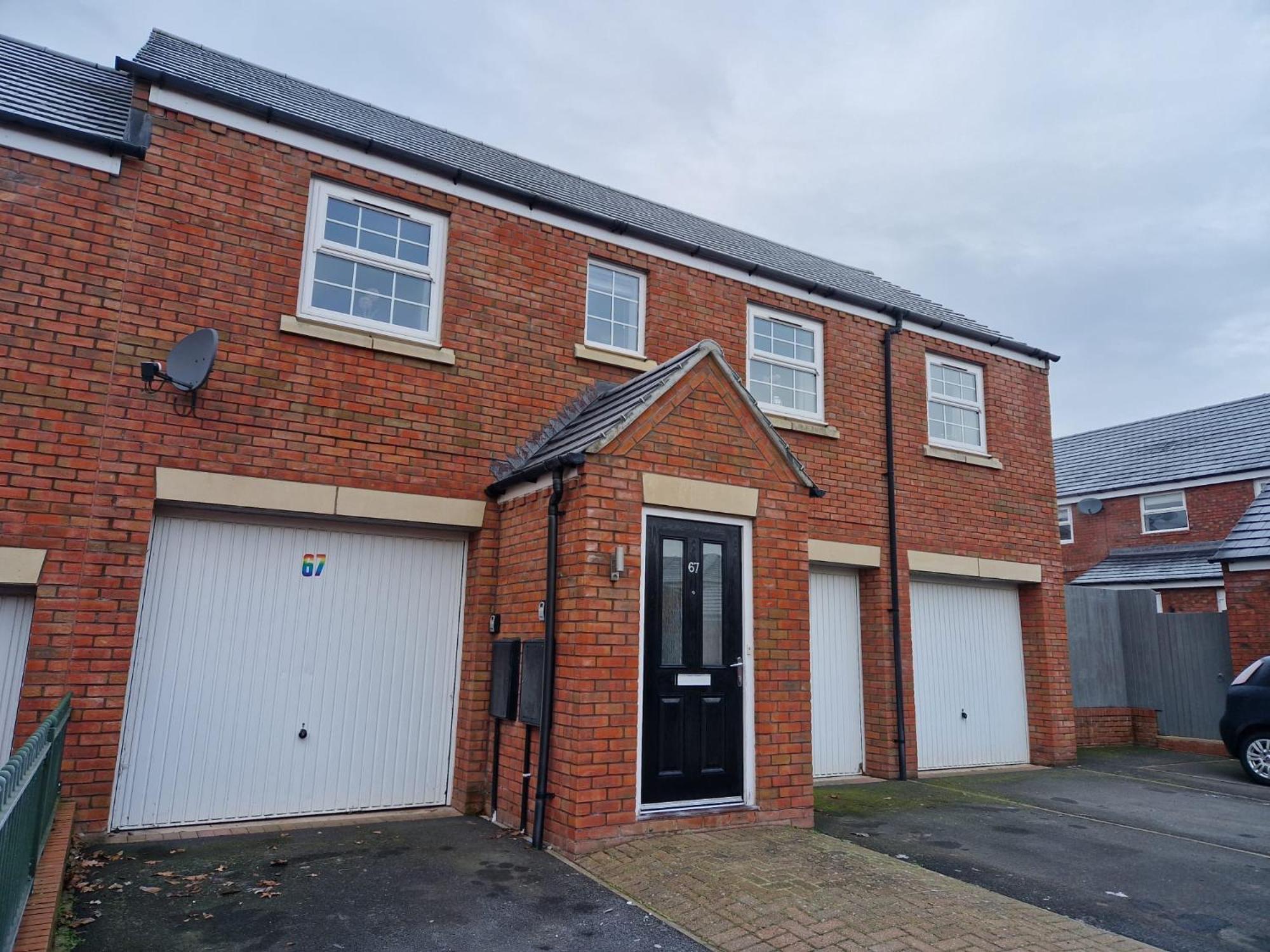 Apartment - Robin Coach House - Located On Outskirts In North - Modern 2 Bedroom With Parking - Suitable For Small Family, Couple Or Contractors - Hosted By Rentmyhouse *
