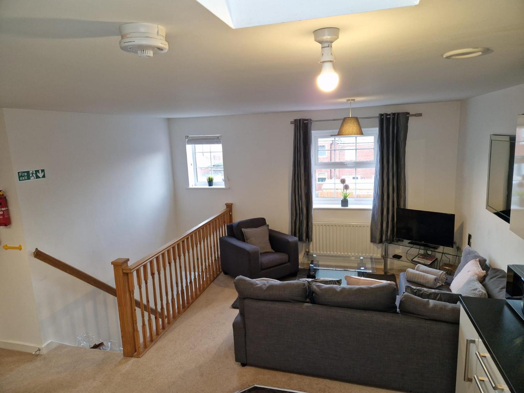 - Robin Coach House - Located On Outskirts In North - Modern 2 Bedroom With Parking - Suitable For Small Family, Couple Or Contractors - Hosted By Rentmyhouse * Hereford