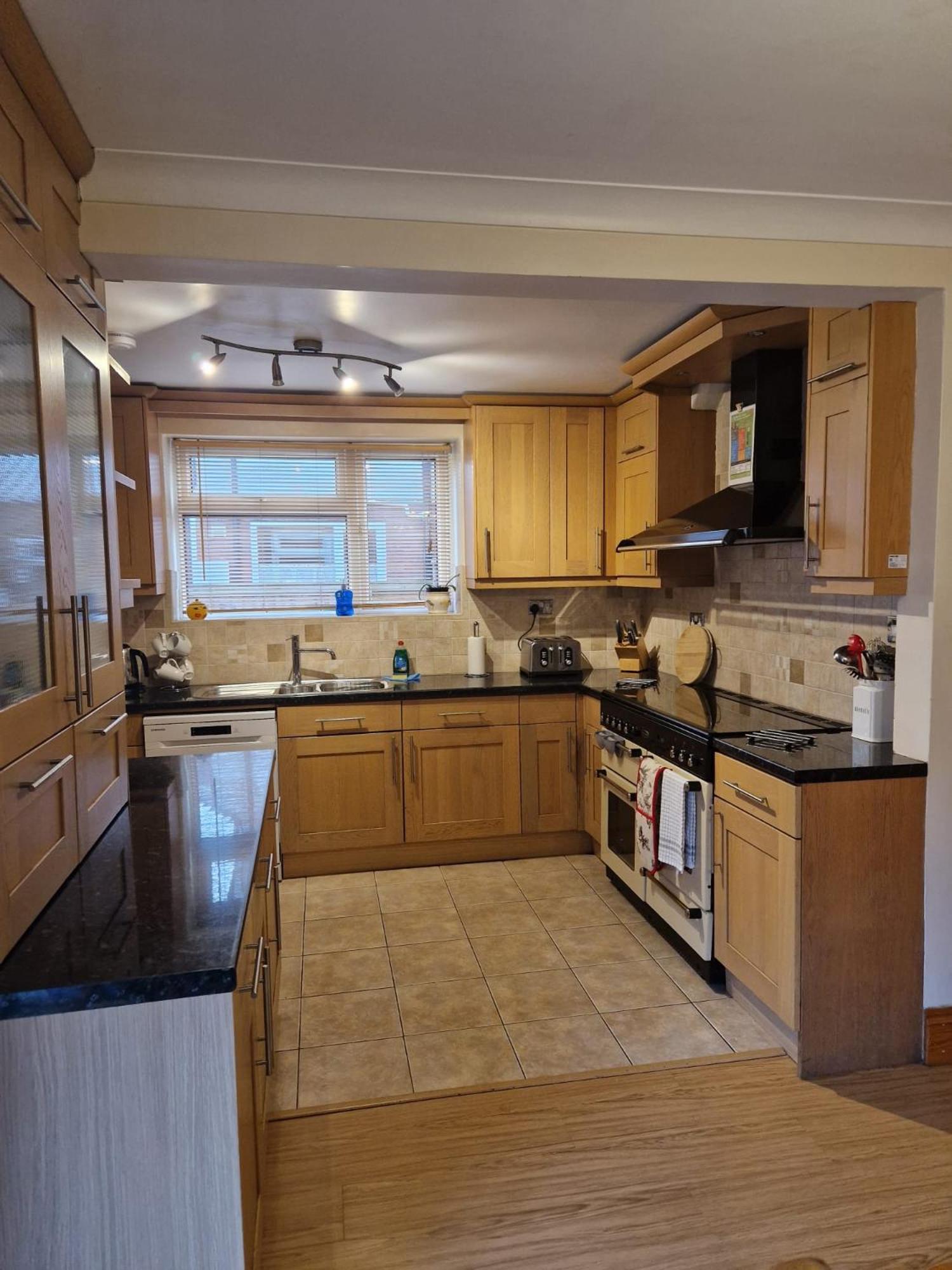 - Goldcrest House - 4 Bedroom House With Parking, Located Very Close To Centre & River Wye - Sleeps Up To 6 Guests - Hosted By Rentmyhouse Holiday home