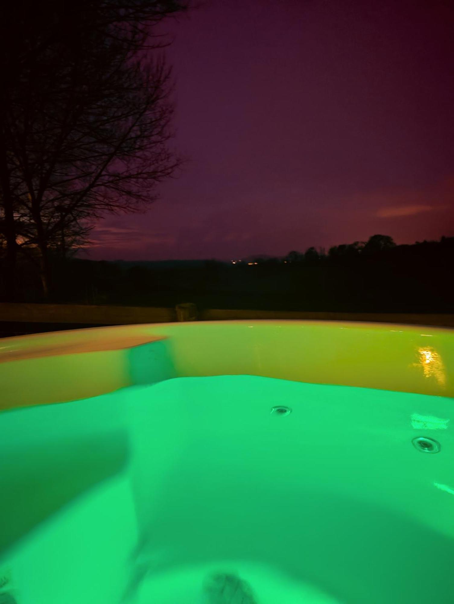 Caplor Glamping & *