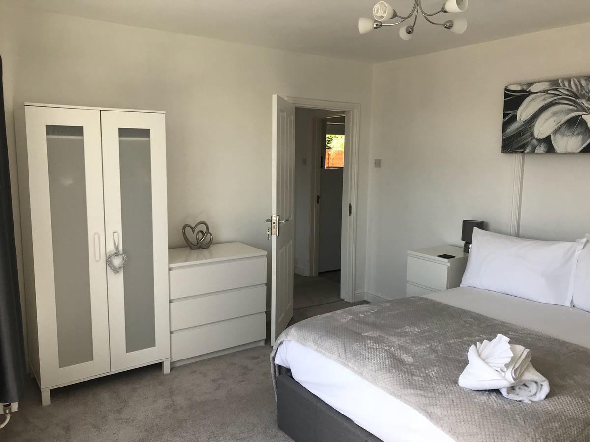 Hhereford - Raven House - 4 Bedroom House Located West Of City, Sleeps 7 - Perfect For Contractors Or A Base For Exploring - Hosted By Rentmyhouse Apartment *
