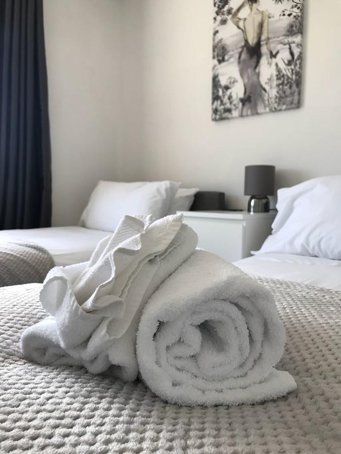 Apartment Hhereford - Raven House - 4 Bedroom House Located West Of City, Sleeps 7 - Perfect For Contractors Or A Base For Exploring - Hosted By Rentmyhouse *