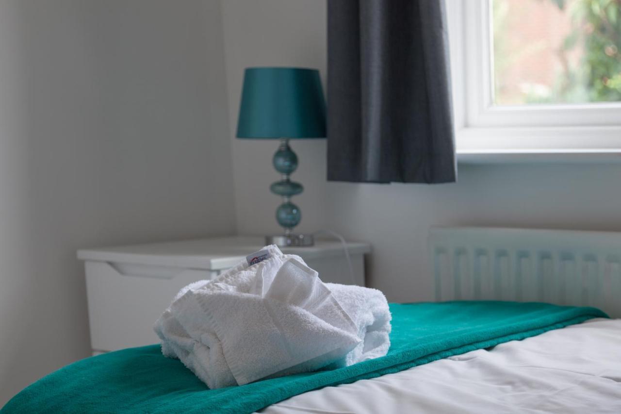 - Kestrel House - 4 Bedroom House Close To With Parking - Sleeps 7 - Suitable For Family Gatherings Or Contractors With Vehicles - Hosted By Rentmyhouse * Hereford