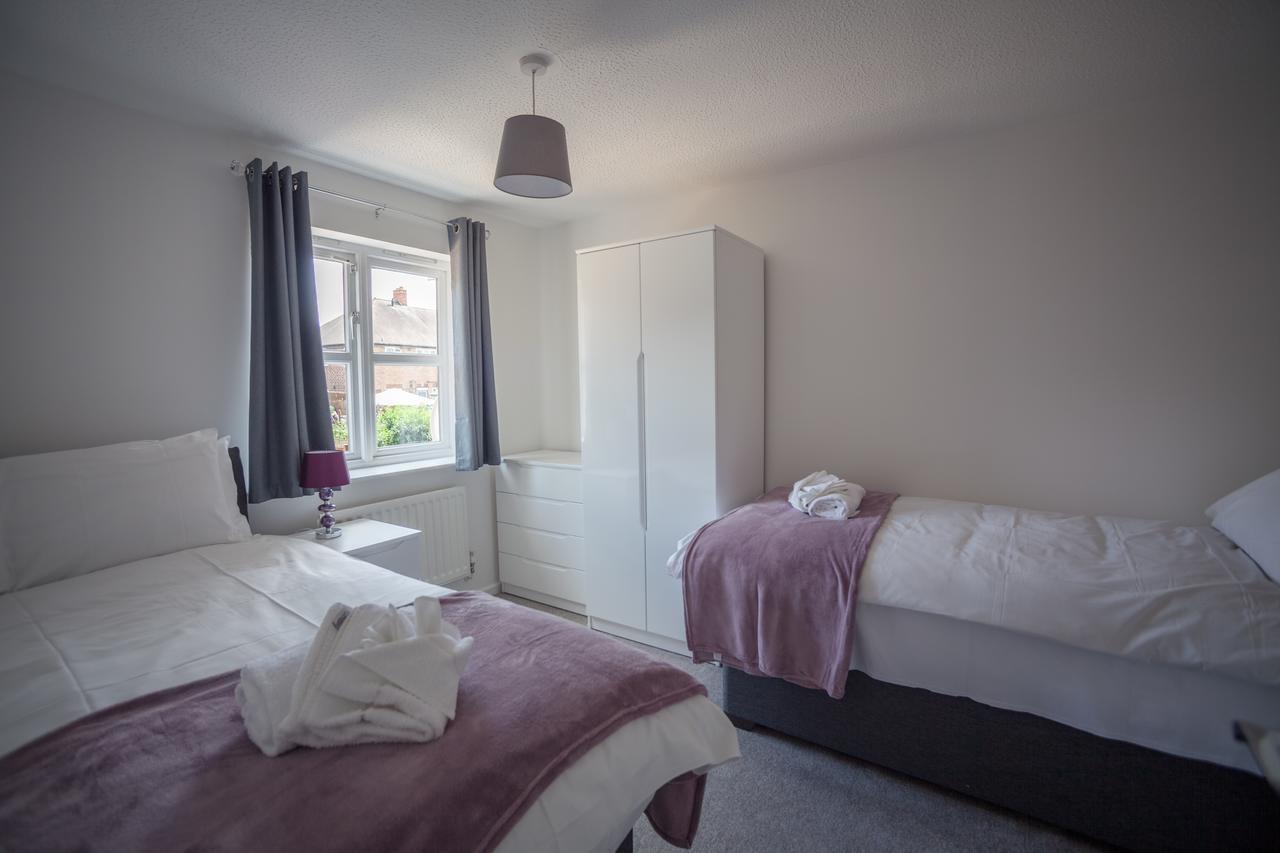 - Kestrel House - 4 Bedroom House Close To With Parking - Sleeps 7 - Suitable For Family Gatherings Or Contractors With Vehicles - Hosted By Rentmyhouse Apartment
