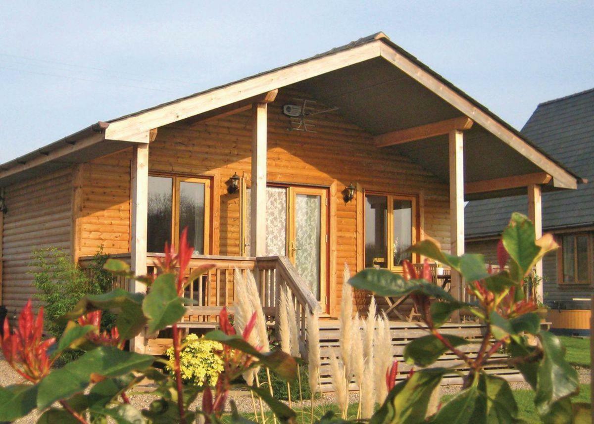 Oasis Lodges Resort *