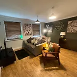 Ground Floor Apartment, Central Location With Free Parking