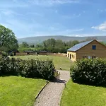 Stunning Railway Carriage With Private Hot Tub