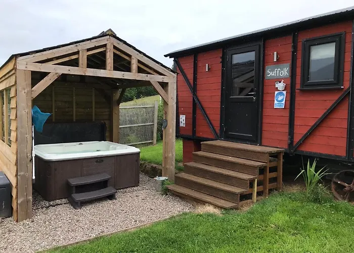 Stunning Railway Carriage With Private Hot Tub