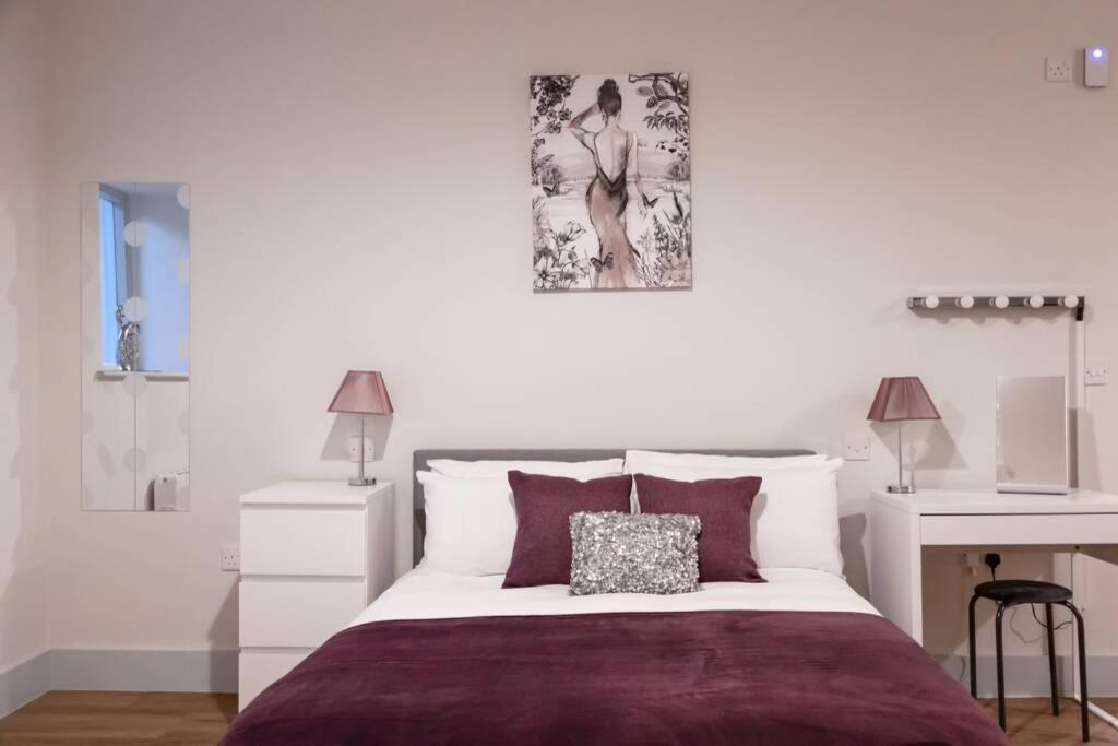 2, Isabella House, Aparthotel, By Rentmyhouse Apartment Hereford