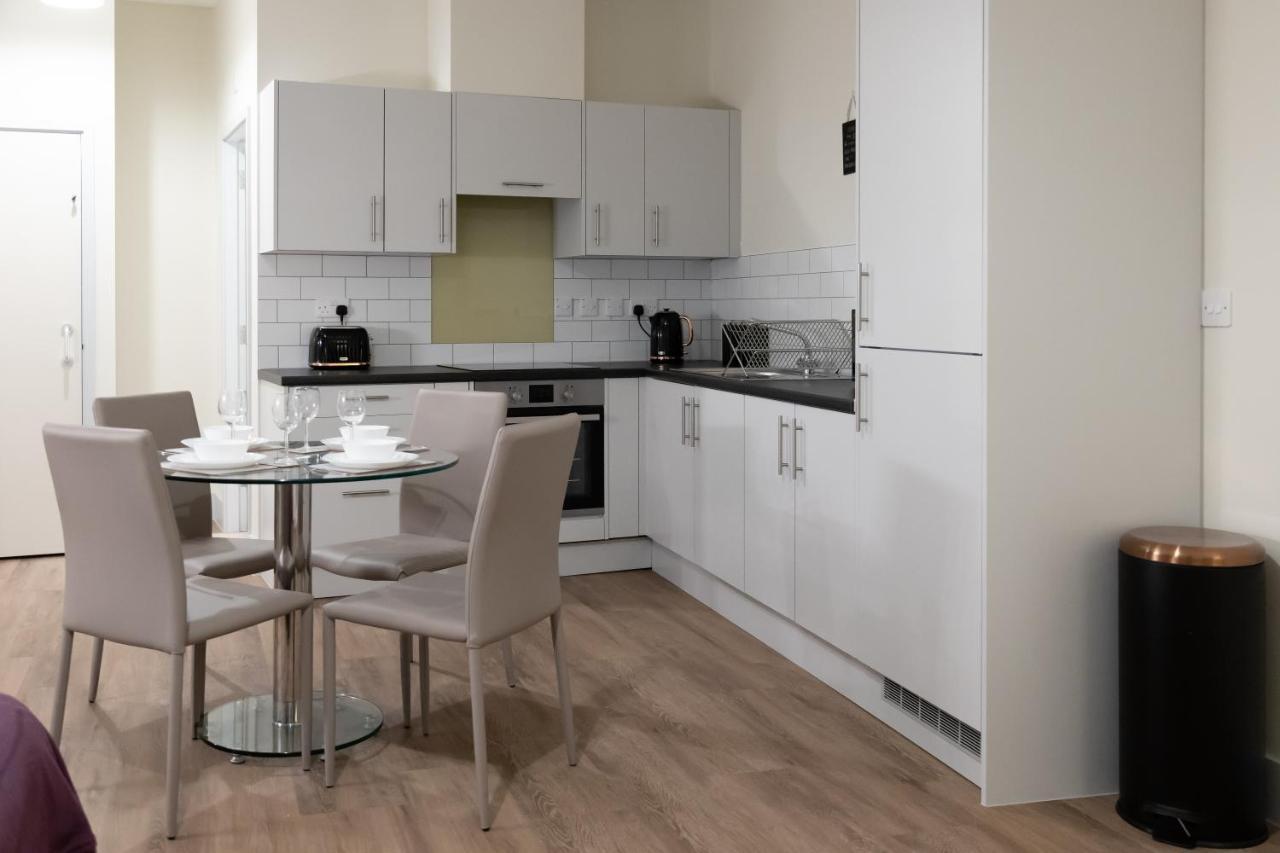 2, Isabella House, Aparthotel, By Rentmyhouse Apartment *