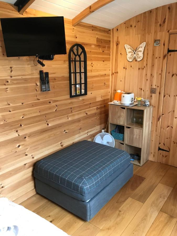 Apartment Stunning Railway Carriage With Private Hot Tub *