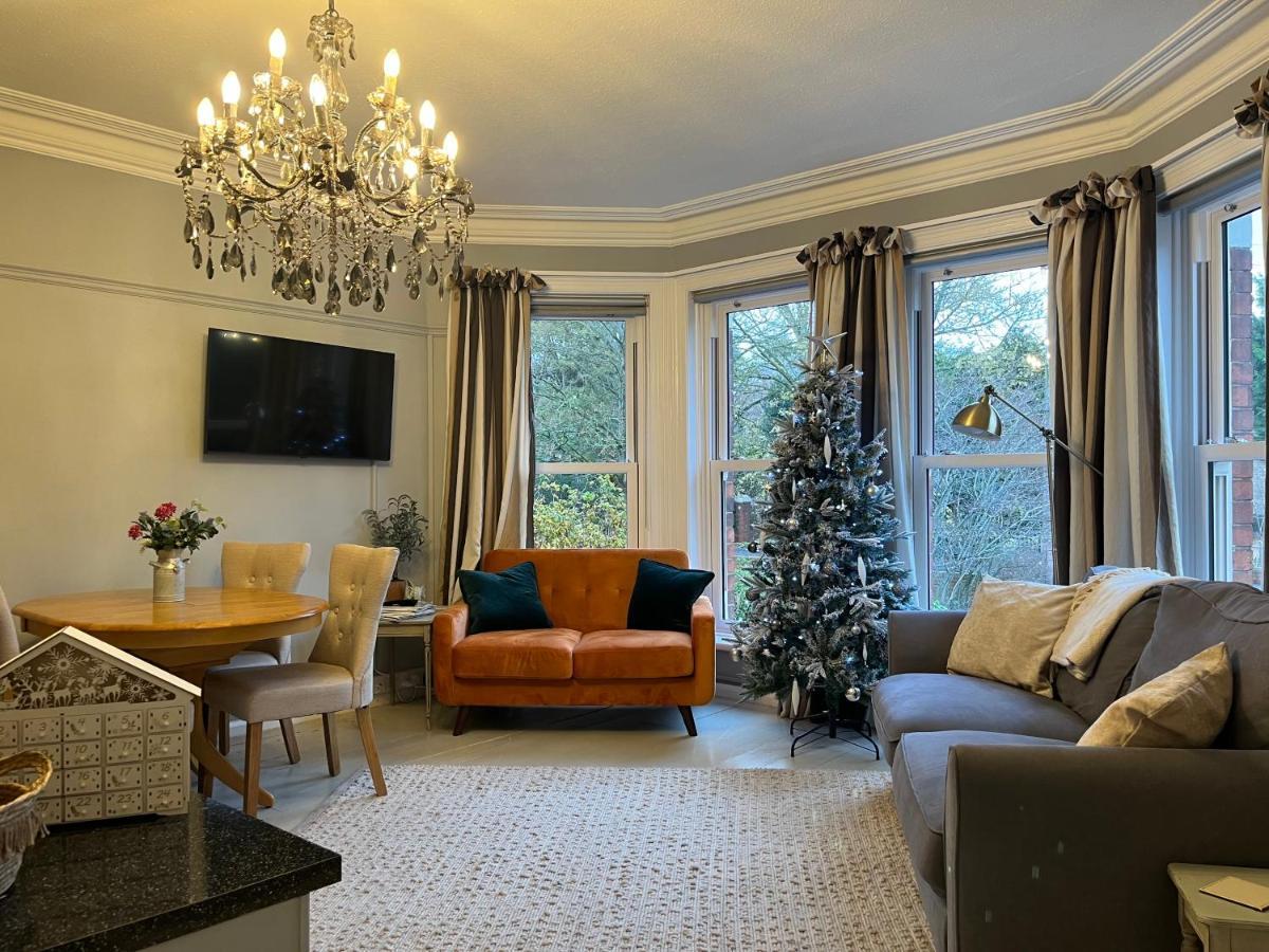 Apartment Stylish 2 Bedroom *