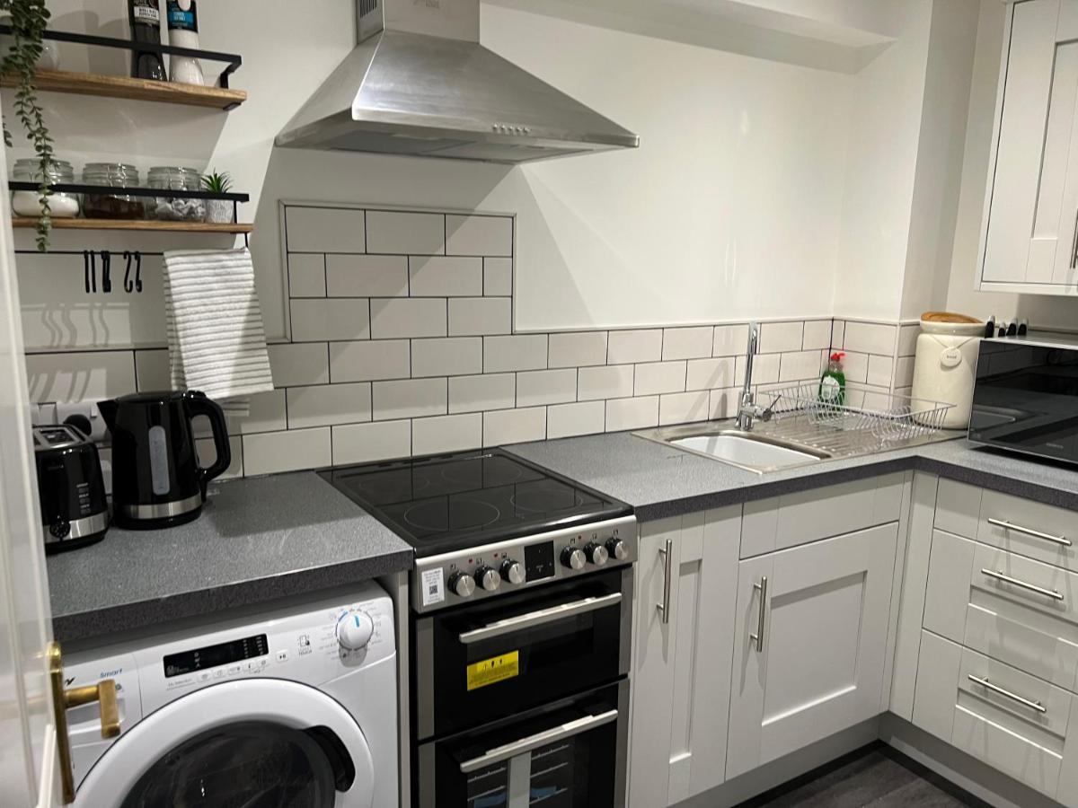 Ground Floor Apartment, Location With Free Parking Hereford