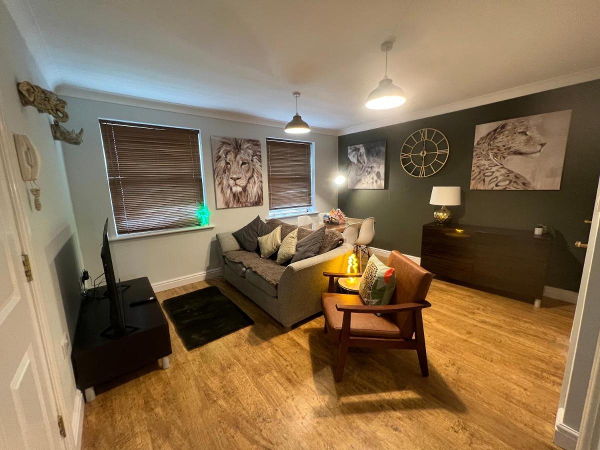 Apartment Ground Floor Apartment, Location With Free Parking *