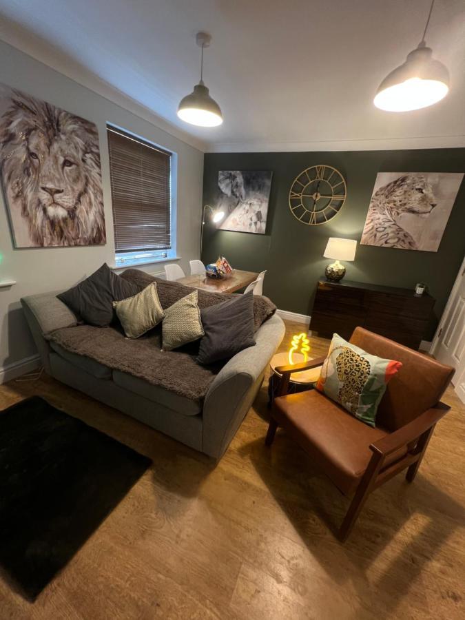 Ground Floor Apartment, Location With Free Parking Hereford