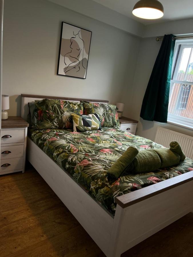 Ground Floor Apartment, Location With Free Parking