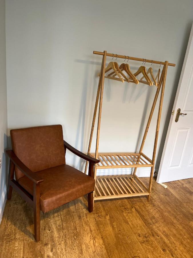 Apartment Ground Floor Apartment, Location With Free Parking *