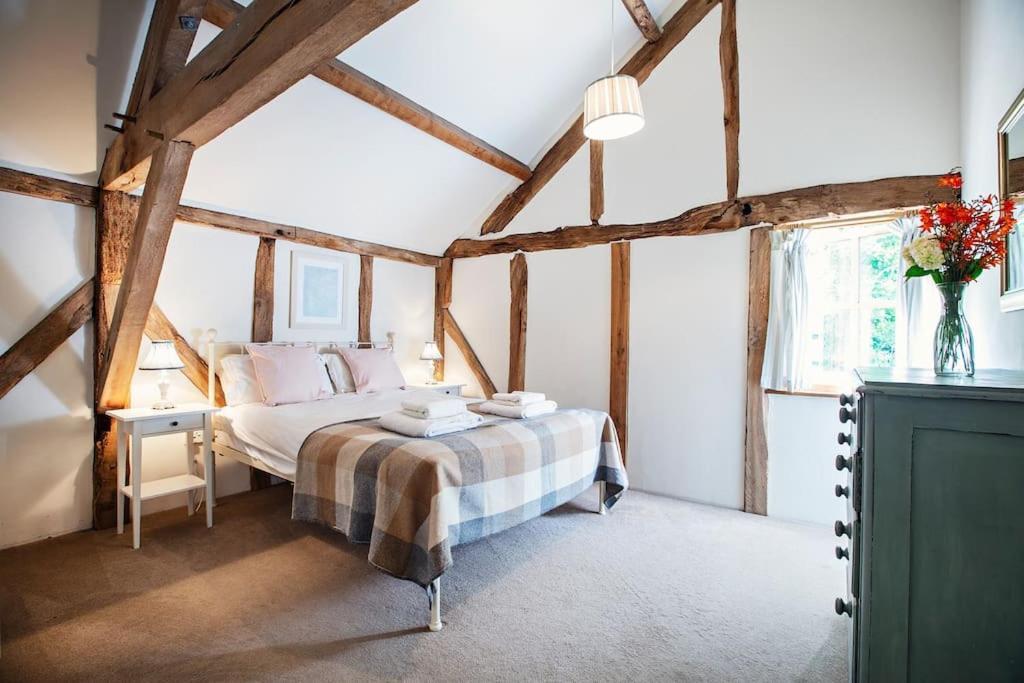Cwm Pelved Is A Large 6 Bedroom Close To Hay On Wye - With Incredible Views Holiday home Hereford