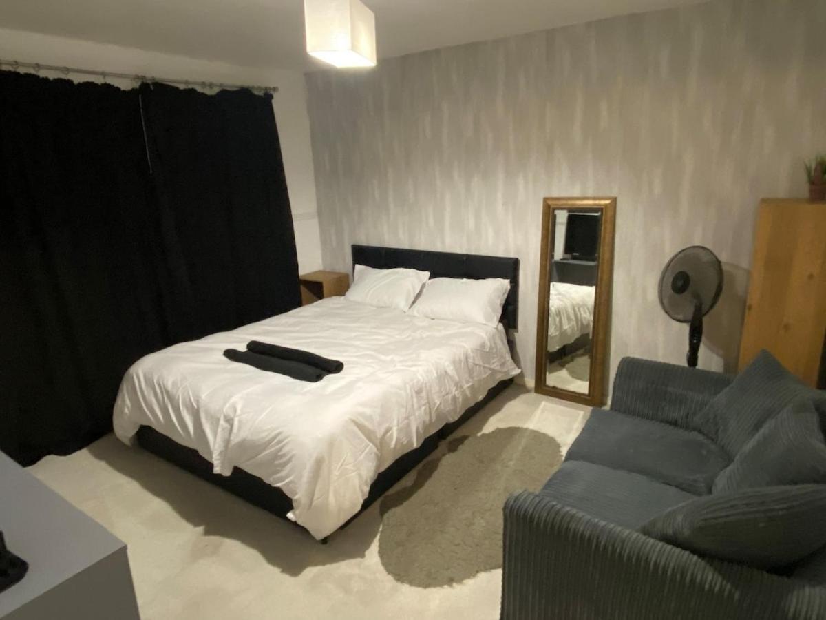 Lovely, Modern, King Bed, 3bedroom House, 6 Ppl Hereford