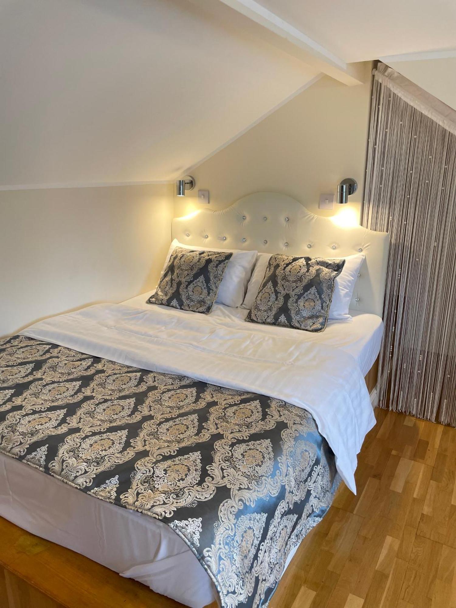Aparthotel The White Hereford