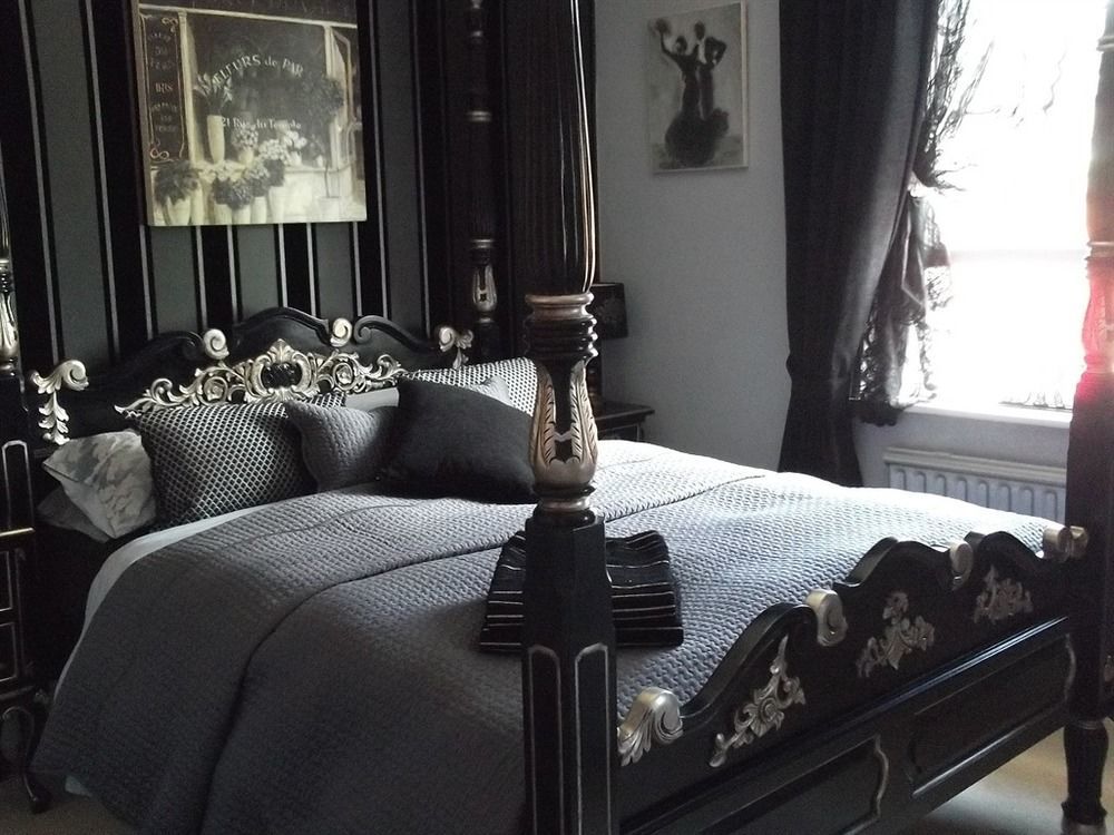Holly House And Bed & Breakfast 4*