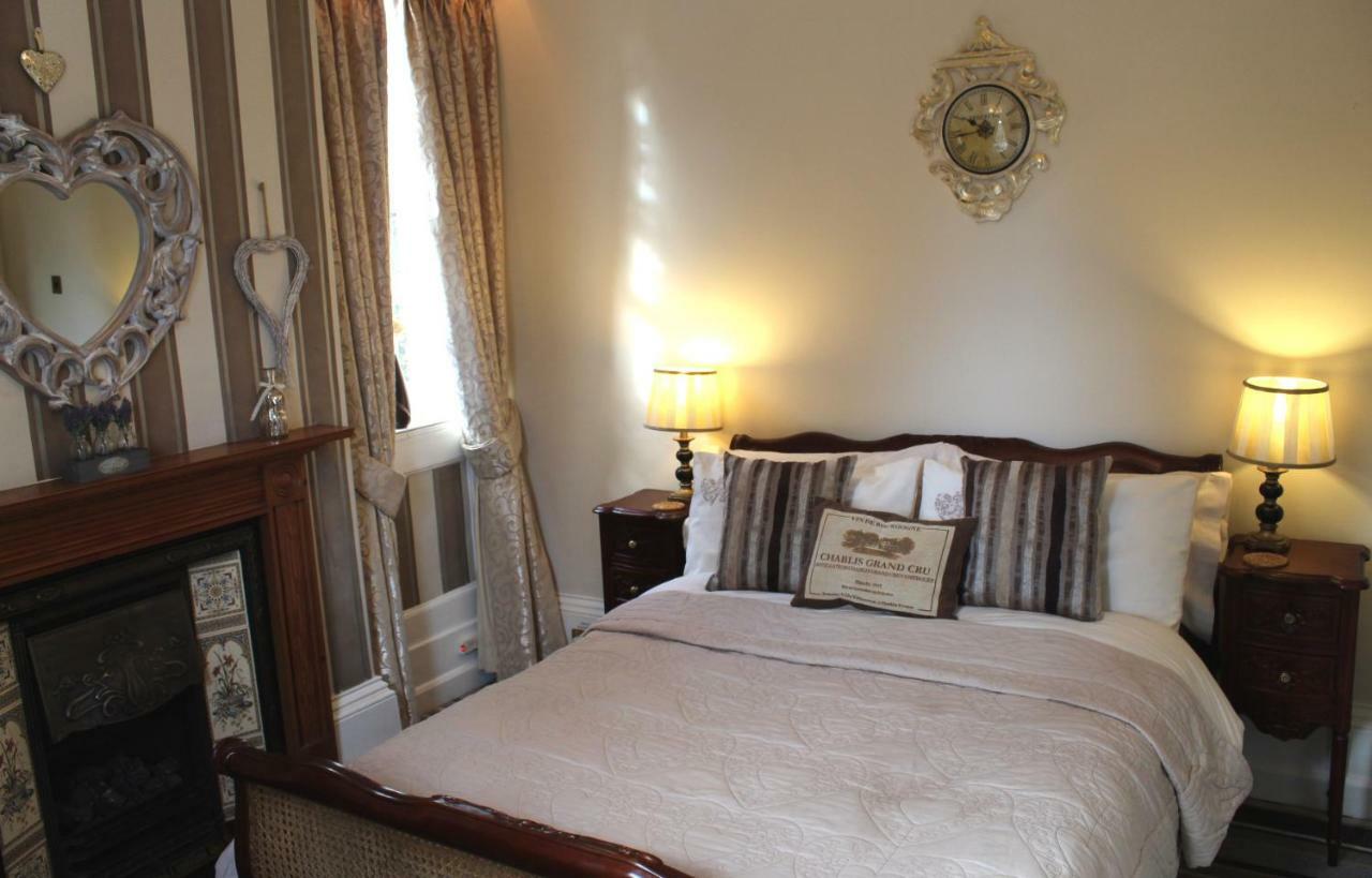 Holly House And Bed & Breakfast 4*