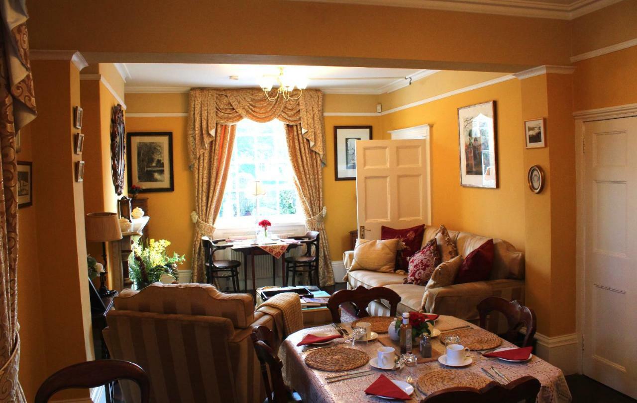 Bed & Breakfast Holly House And