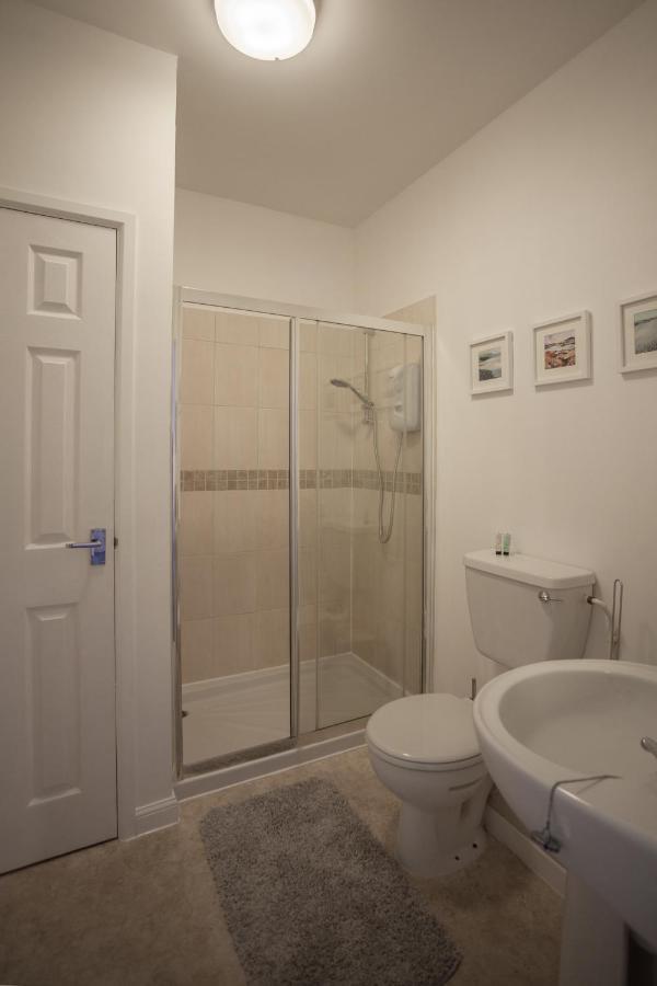 - Victory - Modern In Vibrant Popular Area Of - Hosted By Rentmyhouse Apartment
